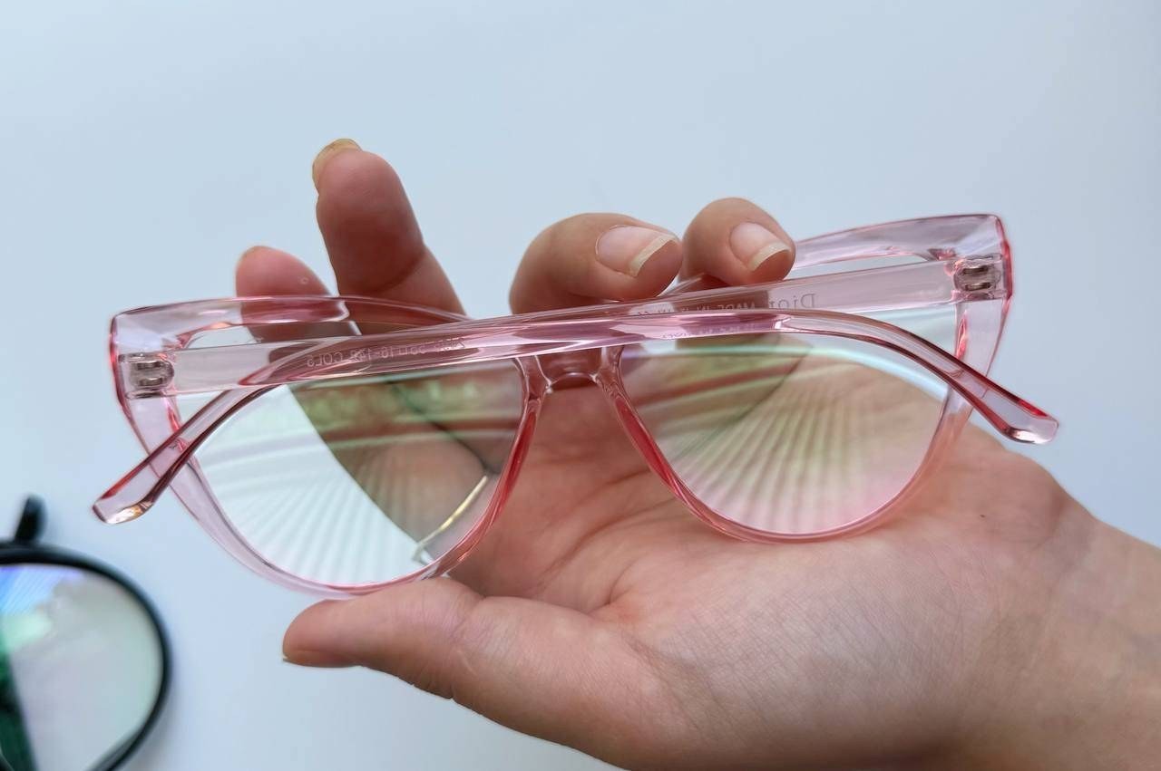 رنگ شیشه عینک